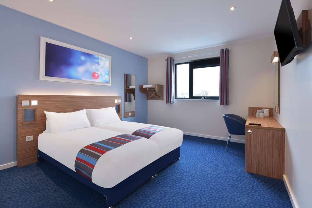 Travelodge Bath Central 部屋 写真